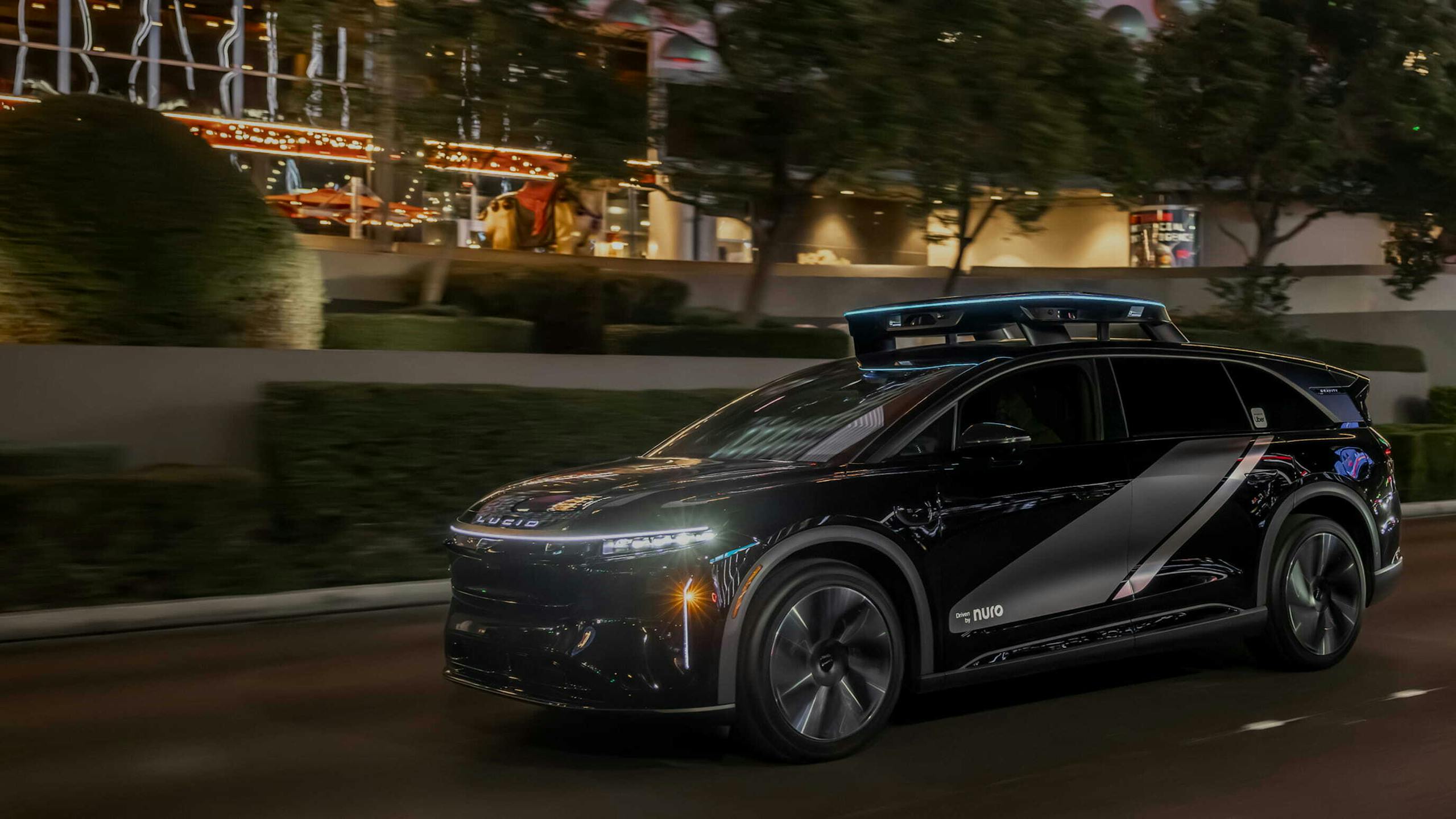 Robotaxi CES desktop hero min